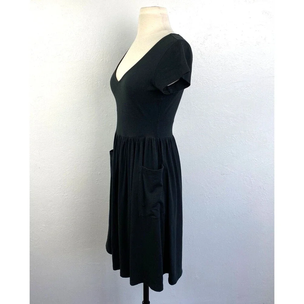 Love Hannah Women Black Dress XS Knit Deep V-Neck Short Cap Sleeves Pockets